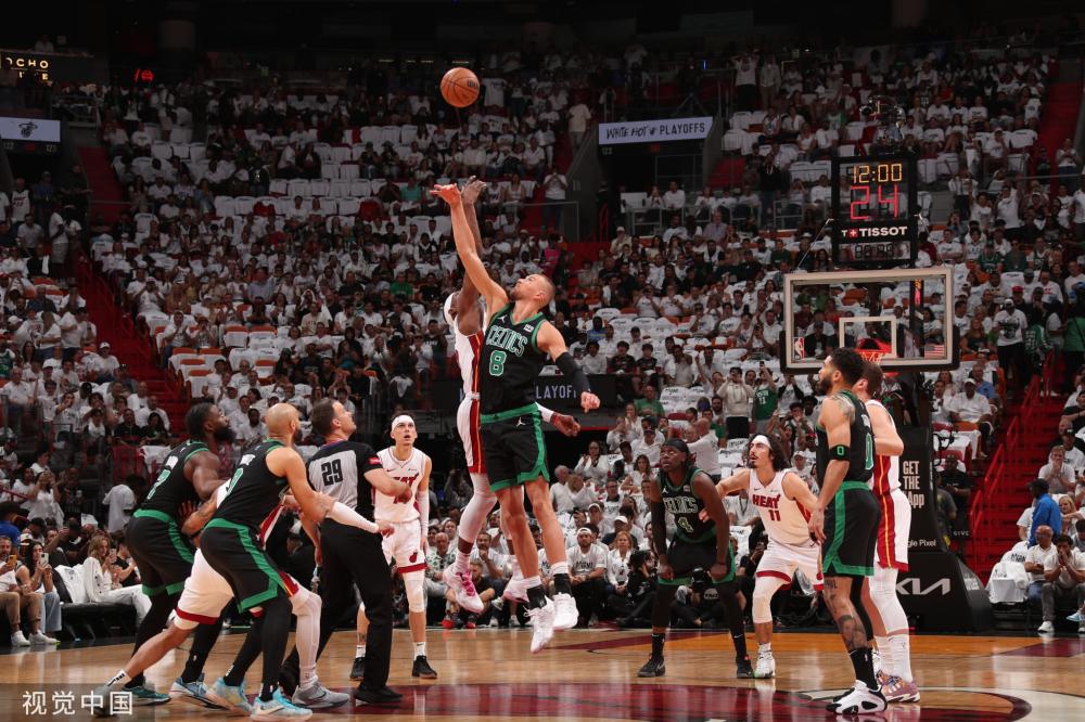 的舞台上 的舞台上