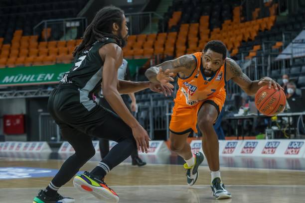 在内维尔的 在内维尔的